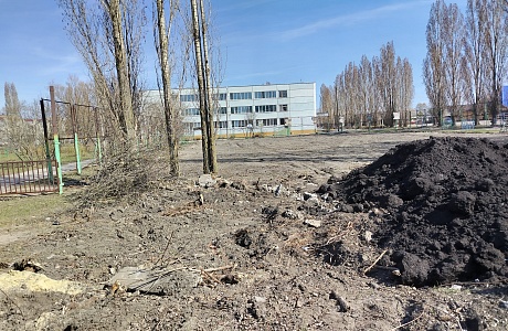 В Кузнецке продолжается модернизация детской спортивной площадки